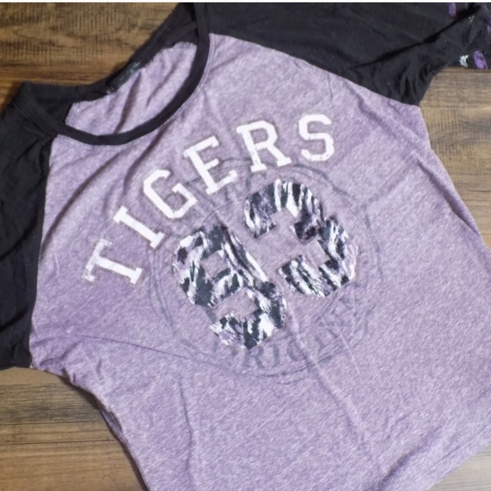 🐯💜🖤 Tigers Tee · Purple + Black · ¾ Sleeve · Juniors L